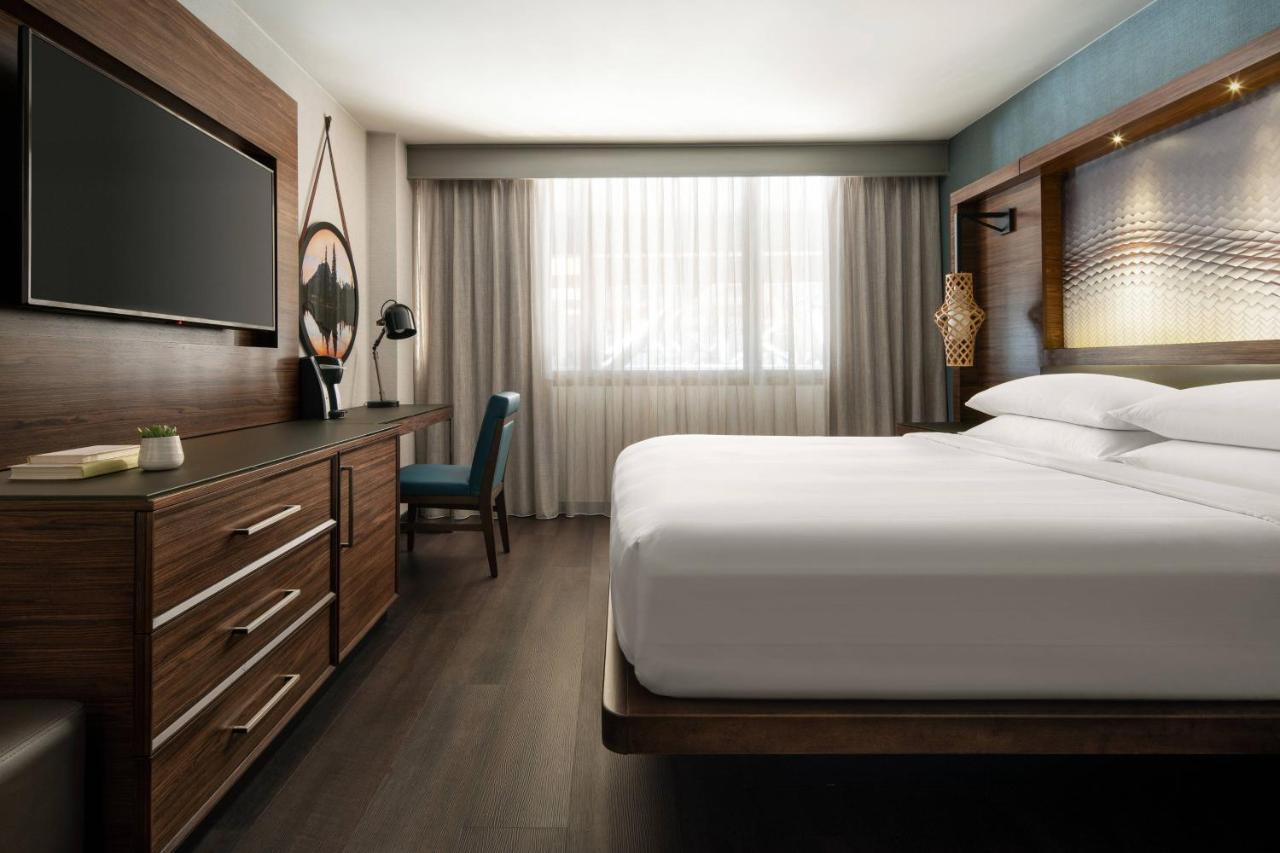 Отель Seattle Airport Marriott Ситак Экстерьер фото