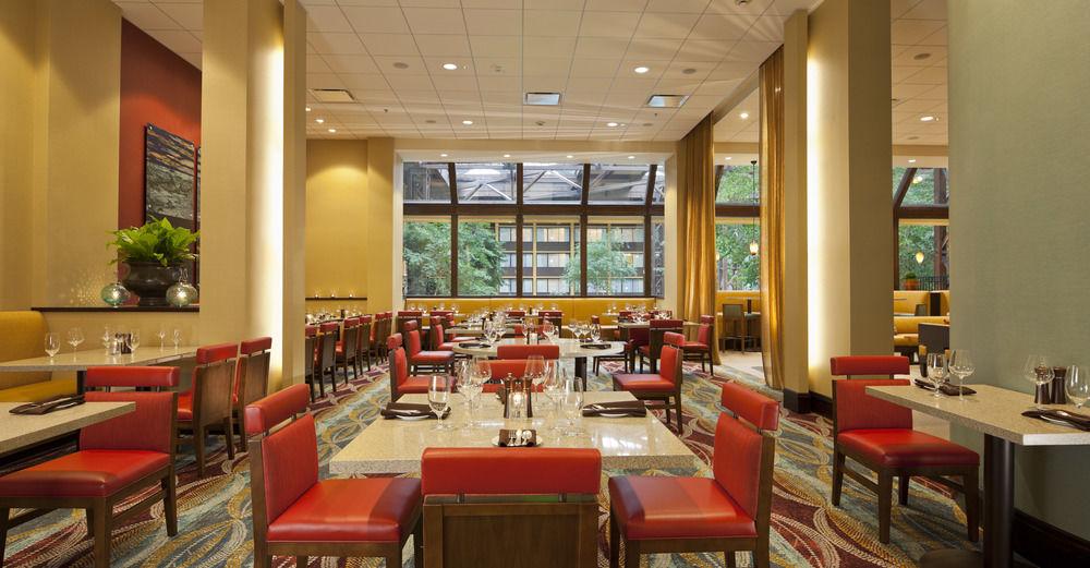 Отель Seattle Airport Marriott Ситак Экстерьер фото
