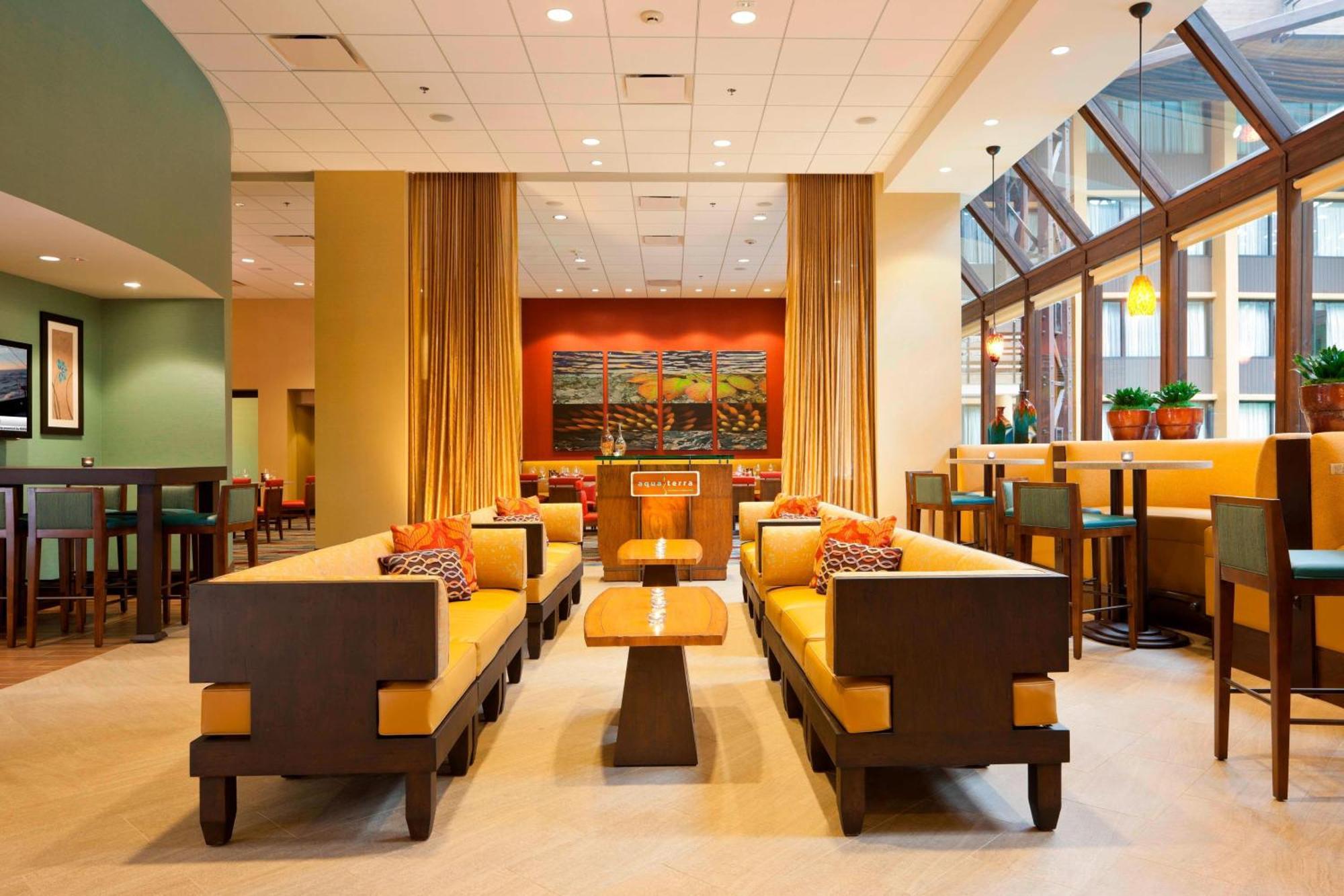 Отель Seattle Airport Marriott Ситак Экстерьер фото